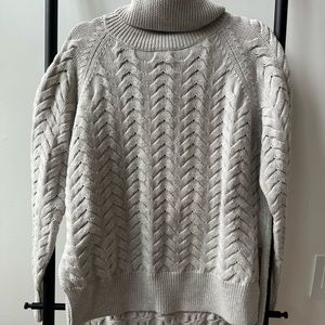 Wilfred - Turtle neck Sweater. Size: S. Thick knit. Gray. LIKE NEW! only warn 1